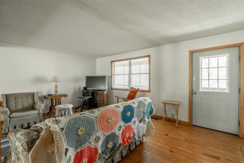 124 Wayne 527, Greenville, Missouri 63944, 2 Bedrooms Bedrooms, 11 Rooms Rooms,3 BathroomsBathrooms,Residential,For Sale,Wayne 527,MAR25022454