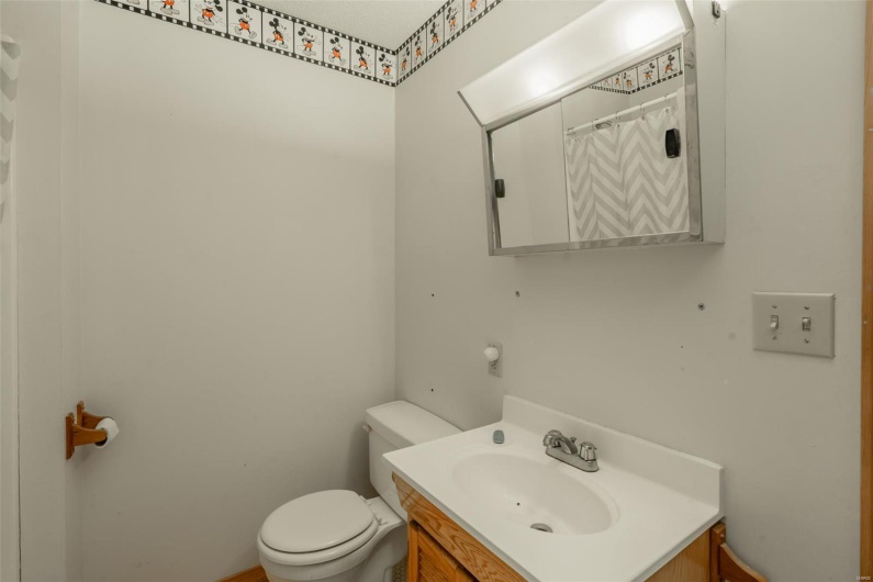 124 Wayne 527, Greenville, Missouri 63944, 2 Bedrooms Bedrooms, 11 Rooms Rooms,3 BathroomsBathrooms,Residential,For Sale,Wayne 527,MAR25022454