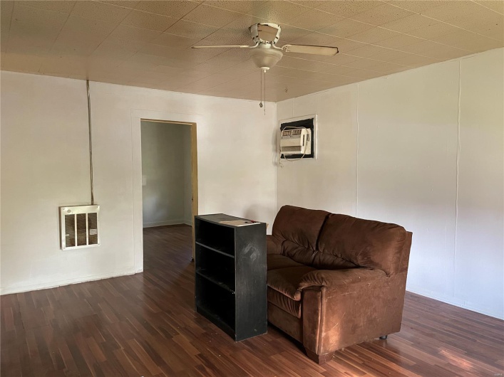 617 3rd Street, Piedmont, Missouri 63957, 3 Bedrooms Bedrooms, 8 Rooms Rooms,1 BathroomBathrooms,Residential,For Sale,3rd,MAR25022485