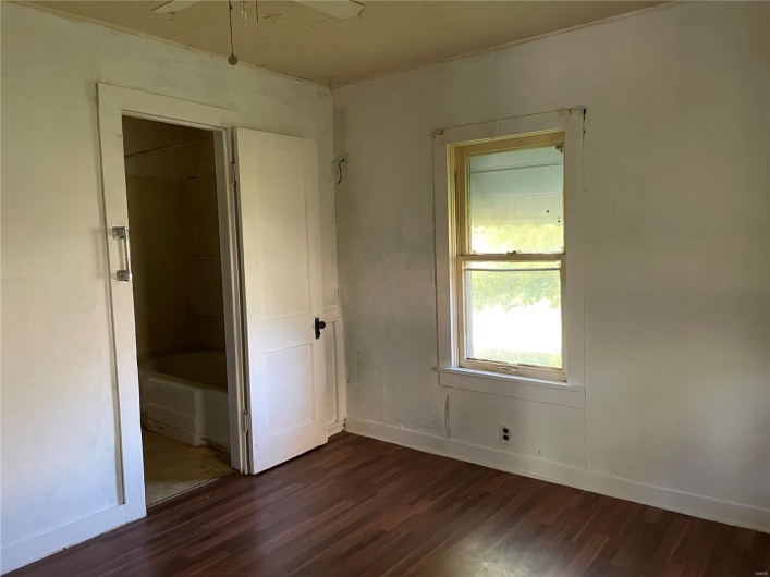 617 3rd Street, Piedmont, Missouri 63957, 3 Bedrooms Bedrooms, 8 Rooms Rooms,1 BathroomBathrooms,Residential,For Sale,3rd,MAR25022485