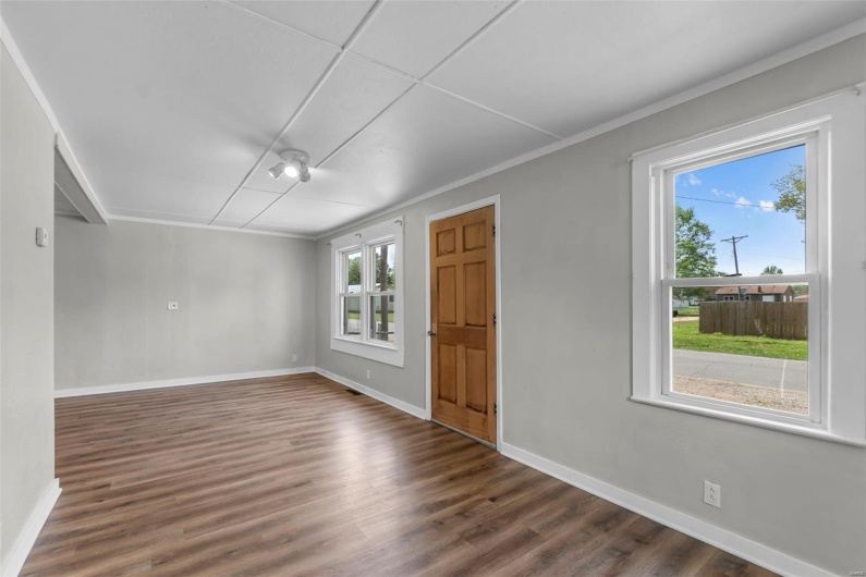 18 Park Avenue, Dexter, Missouri 63841, 3 Bedrooms Bedrooms, 8 Rooms Rooms,1 BathroomBathrooms,Residential,For Sale,Park,MAR25027073
