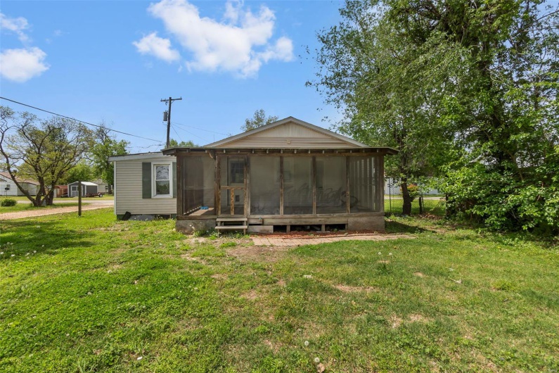 18 Park Avenue, Dexter, Missouri 63841, 3 Bedrooms Bedrooms, 8 Rooms Rooms,1 BathroomBathrooms,Residential,For Sale,Park,MAR25027073