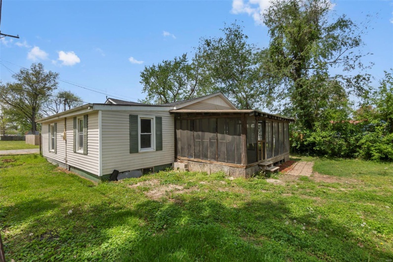 18 Park Avenue, Dexter, Missouri 63841, 3 Bedrooms Bedrooms, 8 Rooms Rooms,1 BathroomBathrooms,Residential,For Sale,Park,MAR25027073