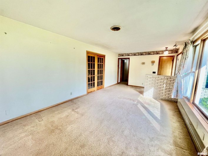 4627 PINEWOOD Lane, Metropolis, Illinois 62960, 4 Bedrooms Bedrooms, 0 ,2 BathroomsBathrooms,Residential,For Sale,PINEWOOD,0,RMAEB457668
