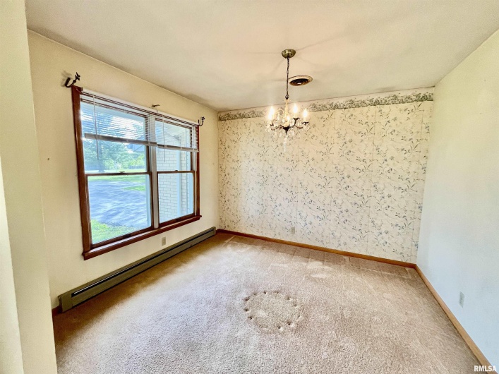 4627 PINEWOOD Lane, Metropolis, Illinois 62960, 4 Bedrooms Bedrooms, 0 ,2 BathroomsBathrooms,Residential,For Sale,PINEWOOD,0,RMAEB457668