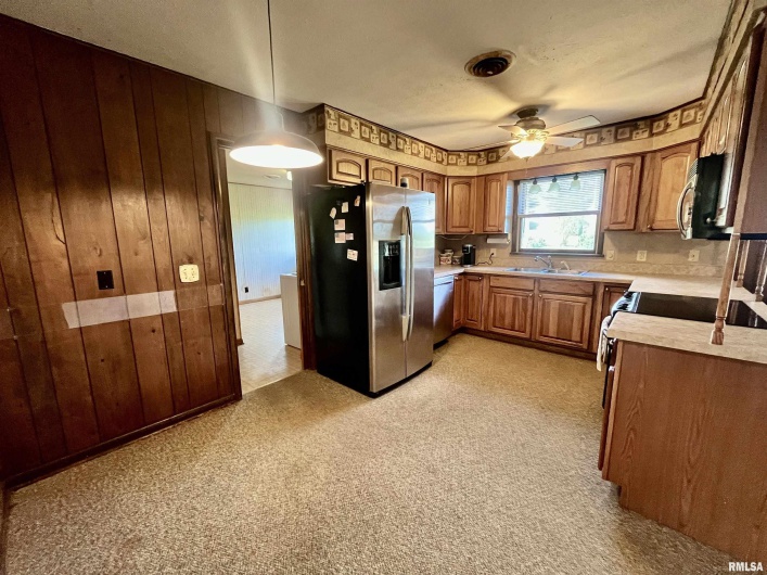 4627 PINEWOOD Lane, Metropolis, Illinois 62960, 4 Bedrooms Bedrooms, 0 ,2 BathroomsBathrooms,Residential,For Sale,PINEWOOD,0,RMAEB457668