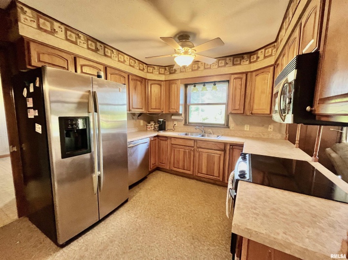 4627 PINEWOOD Lane, Metropolis, Illinois 62960, 4 Bedrooms Bedrooms, 0 ,2 BathroomsBathrooms,Residential,For Sale,PINEWOOD,0,RMAEB457668
