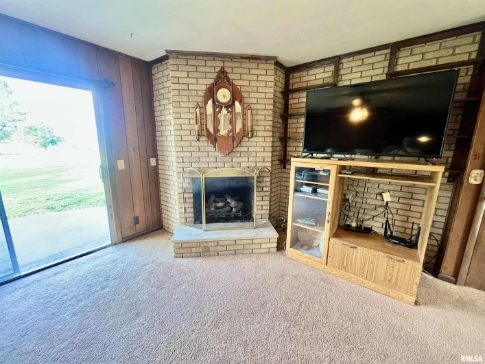 4627 PINEWOOD Lane, Metropolis, Illinois 62960, 4 Bedrooms Bedrooms, 0 ,2 BathroomsBathrooms,Residential,For Sale,PINEWOOD,0,RMAEB457668