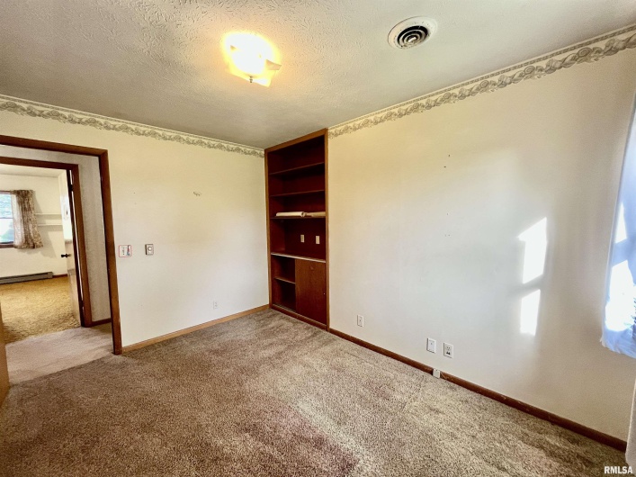 4627 PINEWOOD Lane, Metropolis, Illinois 62960, 4 Bedrooms Bedrooms, 0 ,2 BathroomsBathrooms,Residential,For Sale,PINEWOOD,0,RMAEB457668