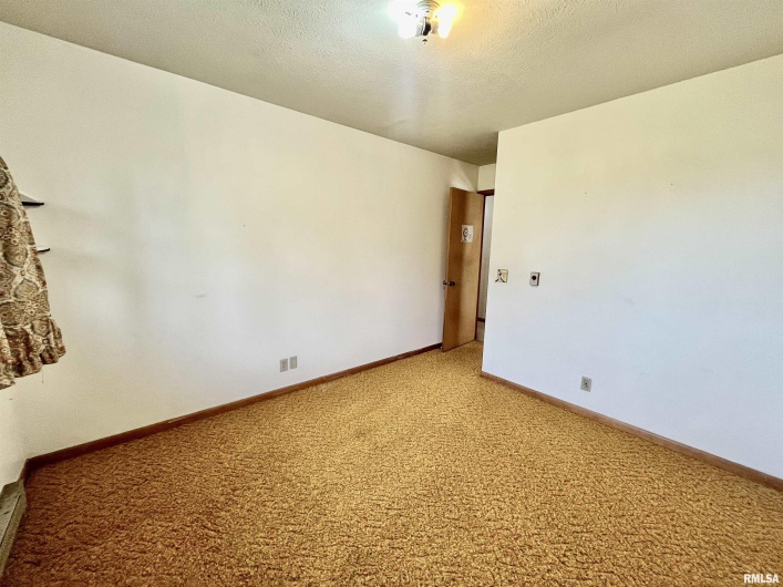 4627 PINEWOOD Lane, Metropolis, Illinois 62960, 4 Bedrooms Bedrooms, 0 ,2 BathroomsBathrooms,Residential,For Sale,PINEWOOD,0,RMAEB457668