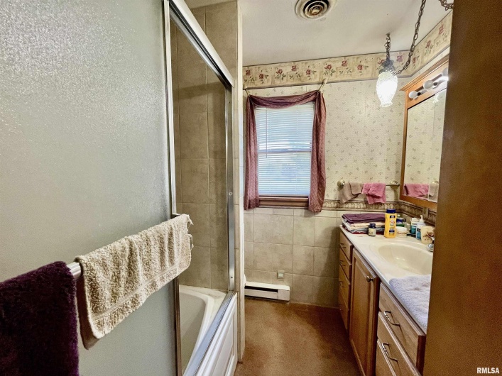 4627 PINEWOOD Lane, Metropolis, Illinois 62960, 4 Bedrooms Bedrooms, 0 ,2 BathroomsBathrooms,Residential,For Sale,PINEWOOD,0,RMAEB457668