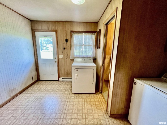 4627 PINEWOOD Lane, Metropolis, Illinois 62960, 4 Bedrooms Bedrooms, 0 ,2 BathroomsBathrooms,Residential,For Sale,PINEWOOD,0,RMAEB457668