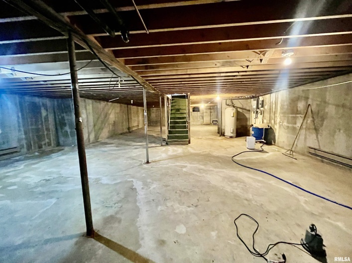 4627 PINEWOOD Lane, Metropolis, Illinois 62960, 4 Bedrooms Bedrooms, 0 ,2 BathroomsBathrooms,Residential,For Sale,PINEWOOD,0,RMAEB457668