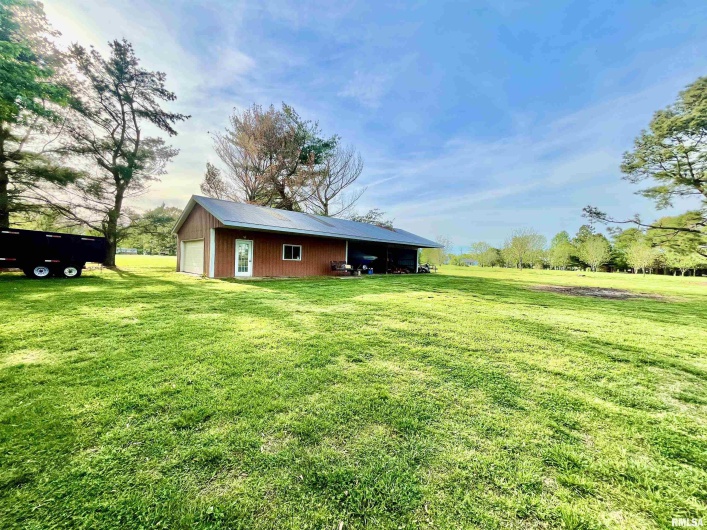 4627 PINEWOOD Lane, Metropolis, Illinois 62960, 4 Bedrooms Bedrooms, 0 ,2 BathroomsBathrooms,Residential,For Sale,PINEWOOD,0,RMAEB457668