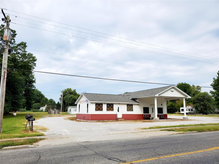 903 Saint Louis Street, Sparta, Illinois 62286, ,Commercial Sale,For Sale,Saint Louis,MAR22058049