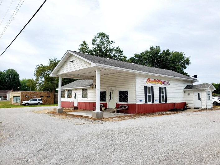 903 Saint Louis Street, Sparta, Illinois 62286, ,Commercial Sale,For Sale,Saint Louis,MAR22058049