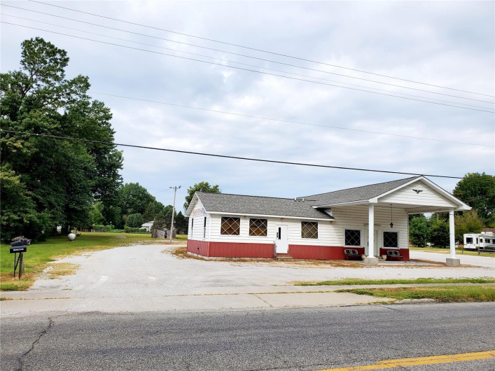903 Saint Louis Street, Sparta, Illinois 62286, ,Commercial Sale,For Sale,Saint Louis,MAR22058049