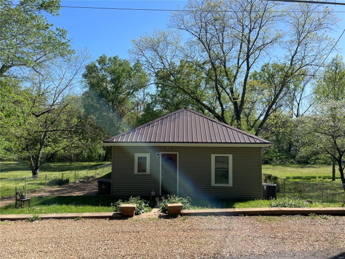 411 Fir Street, Piedmont, Missouri 63957, 2 Bedrooms Bedrooms, 7 Rooms Rooms,1 BathroomBathrooms,Residential,For Sale,Fir,MAR25027169