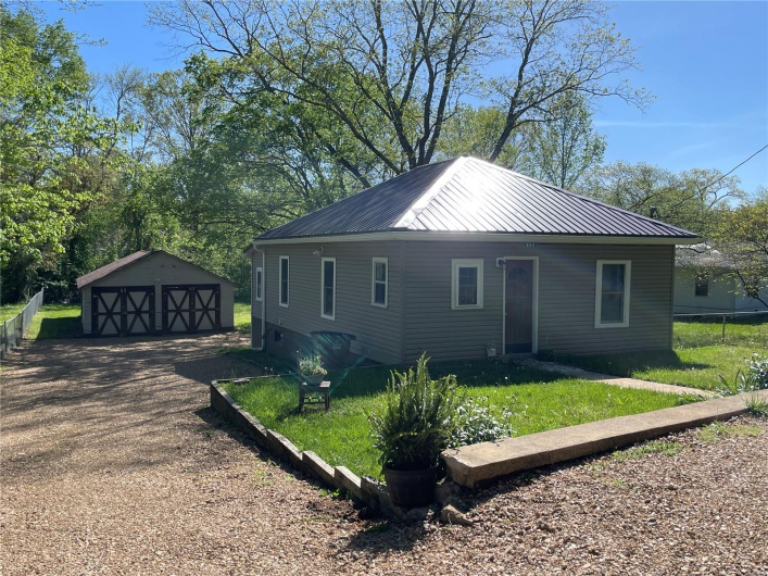 411 Fir Street, Piedmont, Missouri 63957, 2 Bedrooms Bedrooms, 7 Rooms Rooms,1 BathroomBathrooms,Residential,For Sale,Fir,MAR25027169