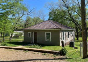 411 Fir Street, Piedmont, Missouri 63957, 2 Bedrooms Bedrooms, 7 Rooms Rooms,1 BathroomBathrooms,Residential,For Sale,Fir,MAR25027169