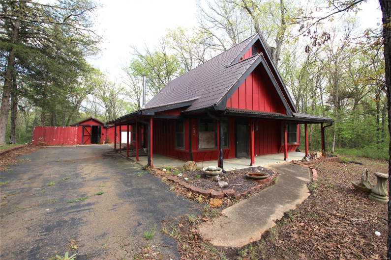 9434 Joan Court, Bonne Terre, Missouri 63628, 3 Bedrooms Bedrooms, 6 Rooms Rooms,1 BathroomBathrooms,Residential,For Sale,Joan,MAR25027258