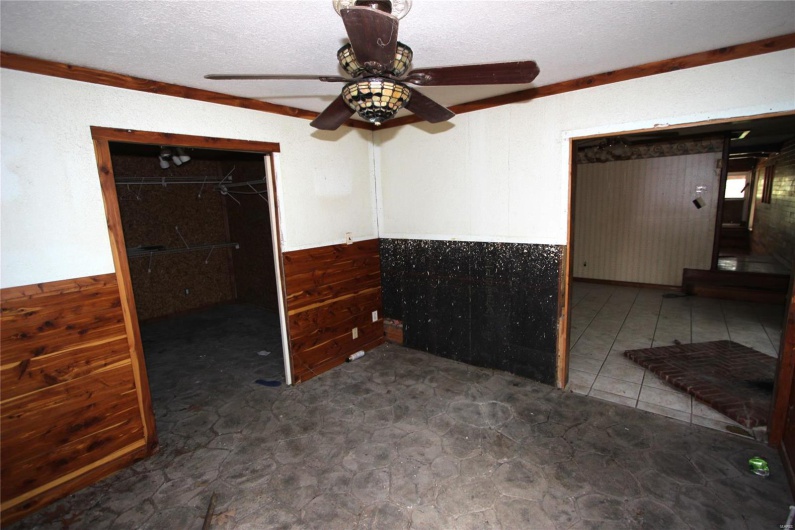 9434 Joan Court, Bonne Terre, Missouri 63628, 3 Bedrooms Bedrooms, 6 Rooms Rooms,1 BathroomBathrooms,Residential,For Sale,Joan,MAR25027258
