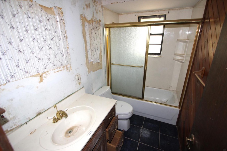 9434 Joan Court, Bonne Terre, Missouri 63628, 3 Bedrooms Bedrooms, 6 Rooms Rooms,1 BathroomBathrooms,Residential,For Sale,Joan,MAR25027258