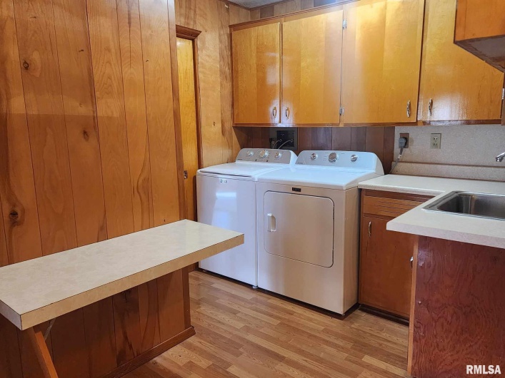 300 8TH Street, Elkville, Illinois 62932, 3 Bedrooms Bedrooms, 0 ,2 BathroomsBathrooms,Residential,For Sale,8TH,0,RMAEB456665