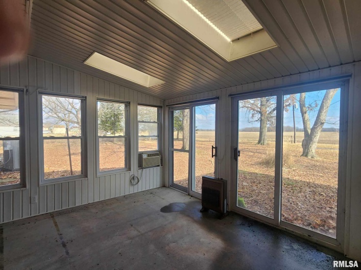 300 8TH Street, Elkville, Illinois 62932, 3 Bedrooms Bedrooms, 0 ,2 BathroomsBathrooms,Residential,For Sale,8TH,0,RMAEB456665
