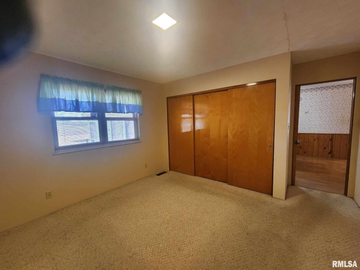 300 8TH Street, Elkville, Illinois 62932, 3 Bedrooms Bedrooms, 0 ,2 BathroomsBathrooms,Residential,For Sale,8TH,0,RMAEB456665