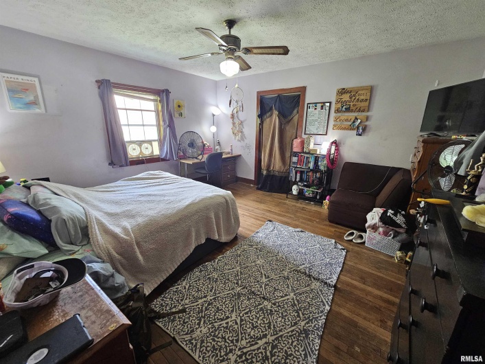 1429 10TH Street, Metropolis, Illinois 62960, 5 Bedrooms Bedrooms, 0 ,3 BathroomsBathrooms,Residential,For Sale,10TH,0,RMAEB457682