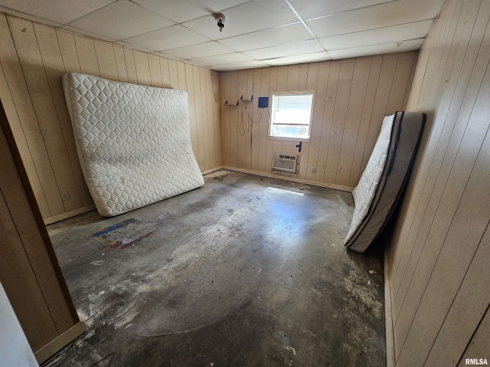 1429 10TH Street, Metropolis, Illinois 62960, 5 Bedrooms Bedrooms, 0 ,3 BathroomsBathrooms,Residential,For Sale,10TH,0,RMAEB457682