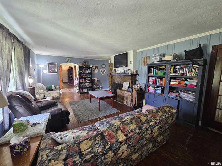 1429 10TH Street, Metropolis, Illinois 62960, 5 Bedrooms Bedrooms, 0 ,3 BathroomsBathrooms,Residential,For Sale,10TH,0,RMAEB457682