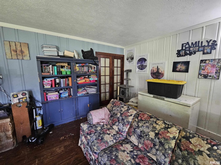 1429 10TH Street, Metropolis, Illinois 62960, 5 Bedrooms Bedrooms, 0 ,3 BathroomsBathrooms,Residential,For Sale,10TH,0,RMAEB457682