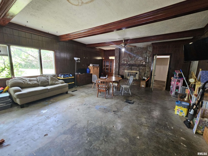 1429 10TH Street, Metropolis, Illinois 62960, 5 Bedrooms Bedrooms, 0 ,3 BathroomsBathrooms,Residential,For Sale,10TH,0,RMAEB457682