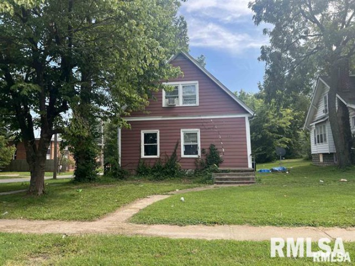 701 & 703 COLLEGE Street, Carbondale, Illinois 62901, 0 , 0 ,0,Residential Income,For Sale,COLLEGE,0,RMAEB457683
