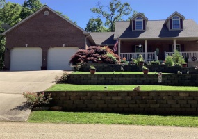 13 Montauk Court, Leadington, Missouri 63601, 3 Bedrooms Bedrooms, 9 Rooms Rooms,2 BathroomsBathrooms,Residential,For Sale,Montauk,MAR25027452
