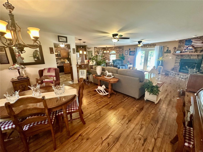 13 Montauk Court, Leadington, Missouri 63601, 3 Bedrooms Bedrooms, 9 Rooms Rooms,2 BathroomsBathrooms,Residential,For Sale,Montauk,MAR25027452