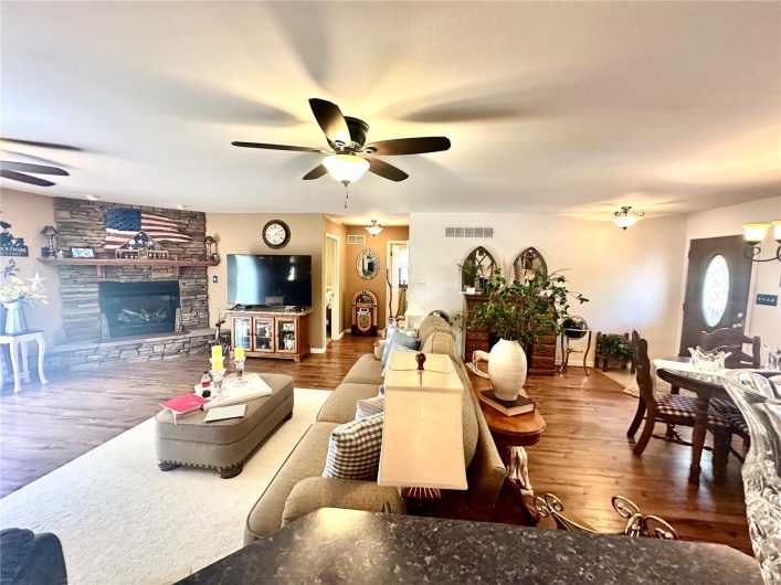 13 Montauk Court, Leadington, Missouri 63601, 3 Bedrooms Bedrooms, 9 Rooms Rooms,2 BathroomsBathrooms,Residential,For Sale,Montauk,MAR25027452