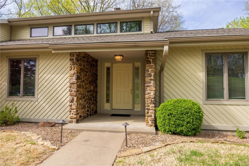 1546 Oak Lei Drive, Cape Girardeau, Missouri 63701, 3 Bedrooms Bedrooms, 8 Rooms Rooms,2 BathroomsBathrooms,Residential,For Sale,Oak Lei,MAR25023444