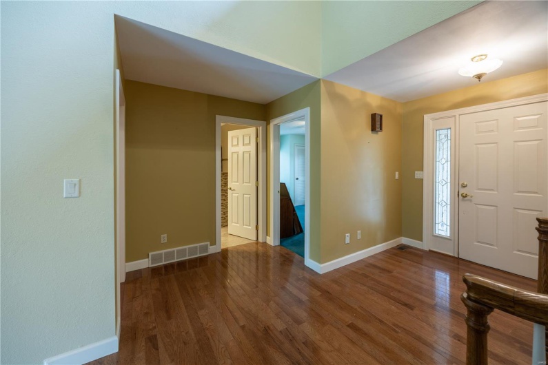 1546 Oak Lei Drive, Cape Girardeau, Missouri 63701, 3 Bedrooms Bedrooms, 8 Rooms Rooms,2 BathroomsBathrooms,Residential,For Sale,Oak Lei,MAR25023444