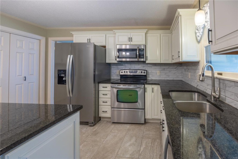 1546 Oak Lei Drive, Cape Girardeau, Missouri 63701, 3 Bedrooms Bedrooms, 8 Rooms Rooms,2 BathroomsBathrooms,Residential,For Sale,Oak Lei,MAR25023444