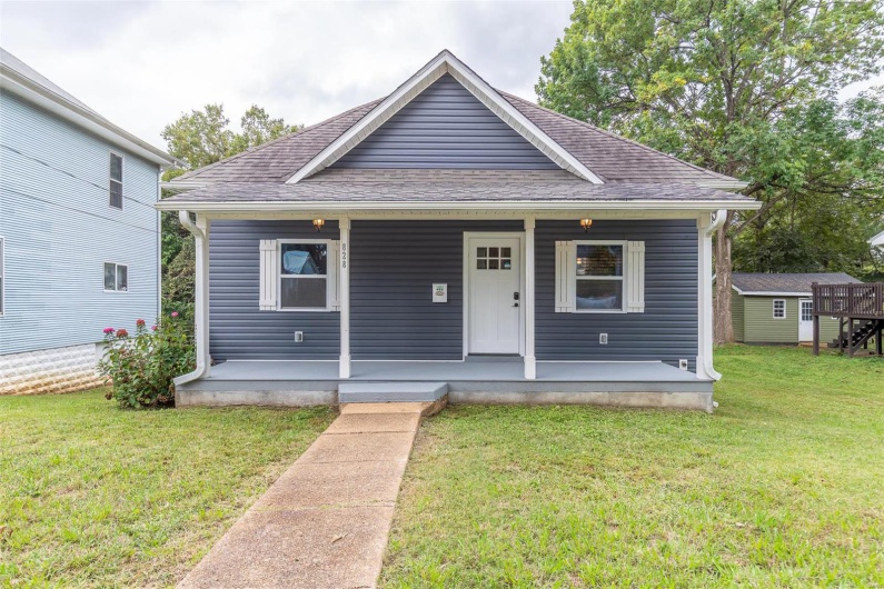 828 Poplar St, Poplar Bluff, Missouri 63901, 3 Bedrooms Bedrooms, 7 Rooms Rooms,2 BathroomsBathrooms,Residential,For Sale,Poplar St,MAR24062039