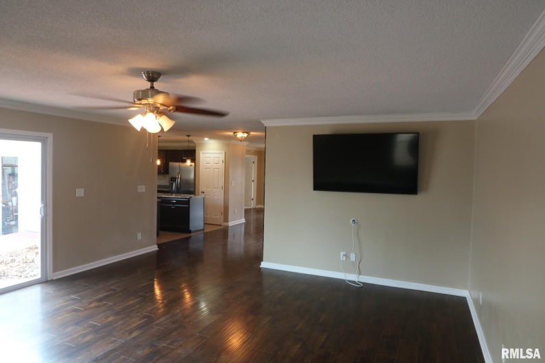 914 VALLEY Drive, Carterville, Illinois 62918, 3 Bedrooms Bedrooms, 0 ,3 BathroomsBathrooms,Residential,For Sale,VALLEY,0,RMAEB457198