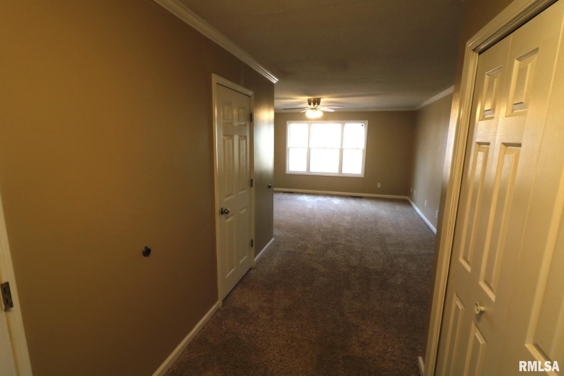 914 VALLEY Drive, Carterville, Illinois 62918, 3 Bedrooms Bedrooms, 0 ,3 BathroomsBathrooms,Residential,For Sale,VALLEY,0,RMAEB457198