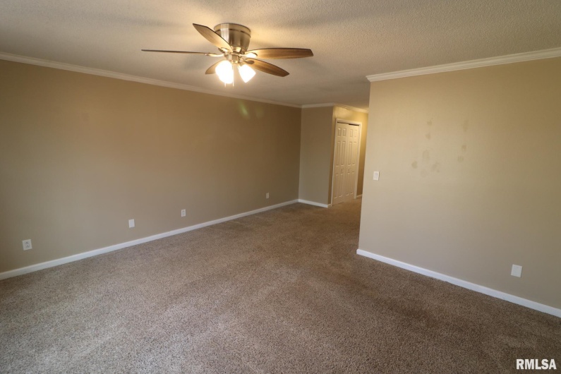 914 VALLEY Drive, Carterville, Illinois 62918, 3 Bedrooms Bedrooms, 0 ,3 BathroomsBathrooms,Residential,For Sale,VALLEY,0,RMAEB457198