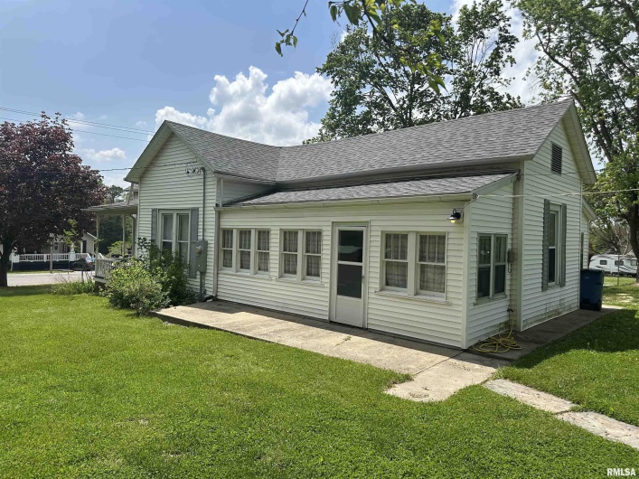 501 BROAD Street, Jonesboro, Illinois 62952, 3 Bedrooms Bedrooms, 0 ,1 BathroomBathrooms,Residential,For Sale,BROAD,0,RMAQC4262702