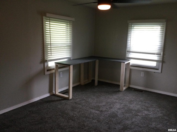 101 TURNER Avenue, Anna, Illinois 62906, 3 Bedrooms Bedrooms, 0 ,2 BathroomsBathrooms,Residential,For Sale,TURNER,0,RMAQC4262699