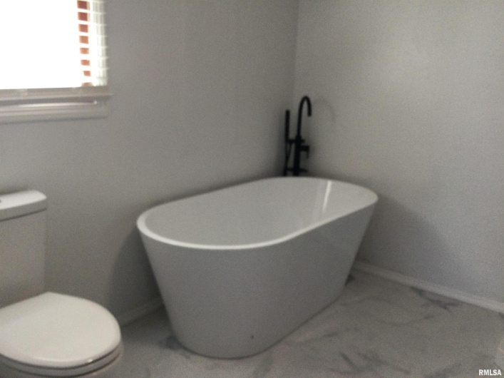 101 TURNER Avenue, Anna, Illinois 62906, 3 Bedrooms Bedrooms, 0 ,2 BathroomsBathrooms,Residential,For Sale,TURNER,0,RMAQC4262699