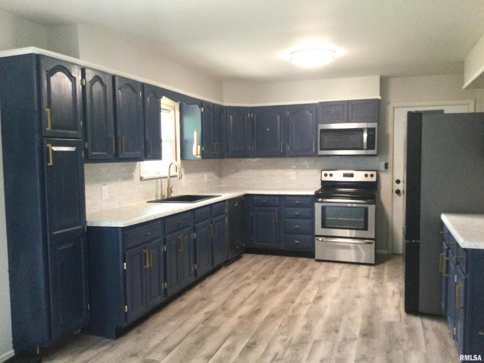 101 TURNER Avenue, Anna, Illinois 62906, 3 Bedrooms Bedrooms, 0 ,2 BathroomsBathrooms,Residential,For Sale,TURNER,0,RMAQC4262699